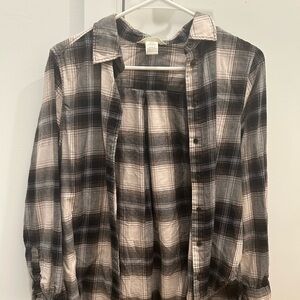 H&M Black and Tan Plaid Button Down Shirt